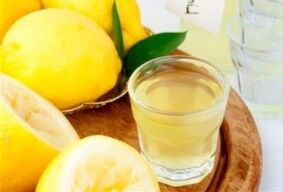 Suco de limão em uma mistura com um ovo normaliza o açúcar no sangue em diabetes